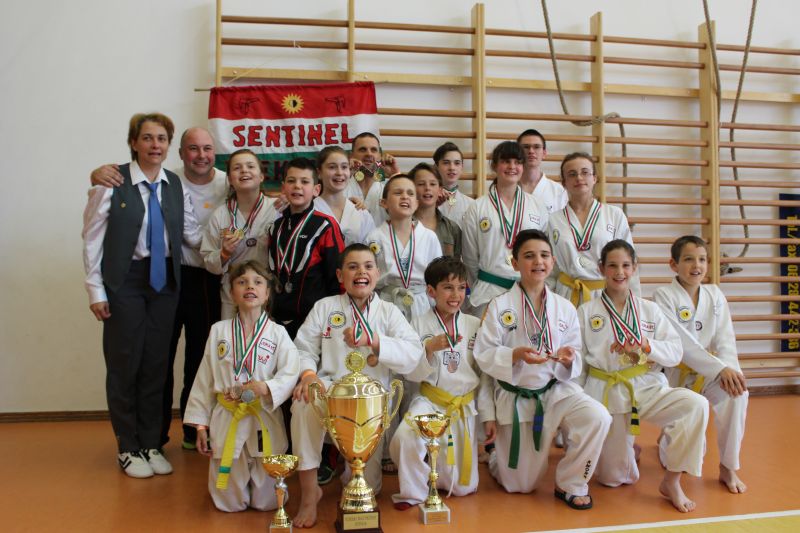 Sentinel SE csapata a XIV. WTF Taekwondo Országos Formagyakorlat Bajnokságon